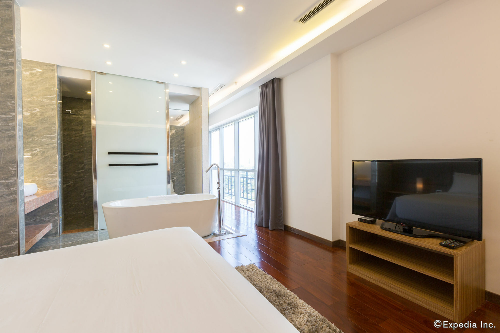 Charm Suite Residence Saigon Ho Chi Minh City Bagian luar foto